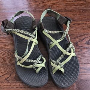 Green chacos